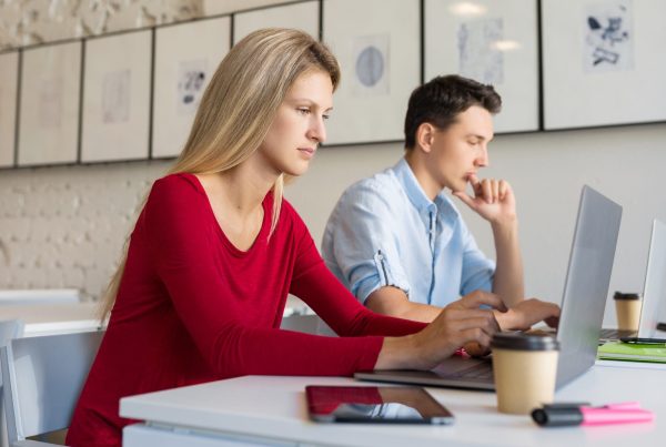 Moins de contraintes, plus d’opportunités : adoptez le bureau flexible