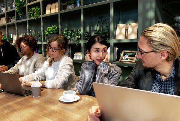 Coworking : réduire les coûts grâce à la location de bureau flexible
