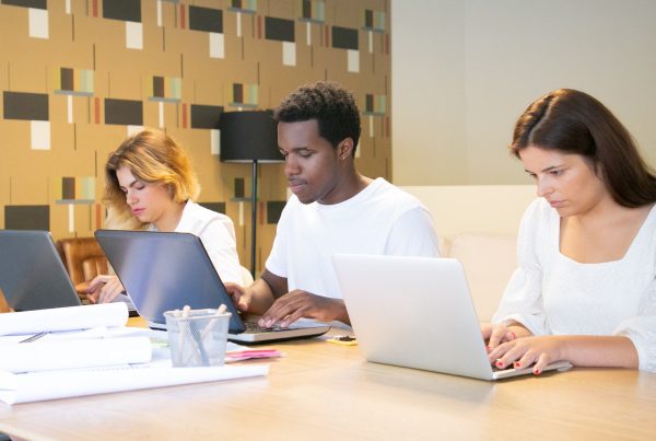 Coworking pour étudiants : une alternative à la bibliothèque